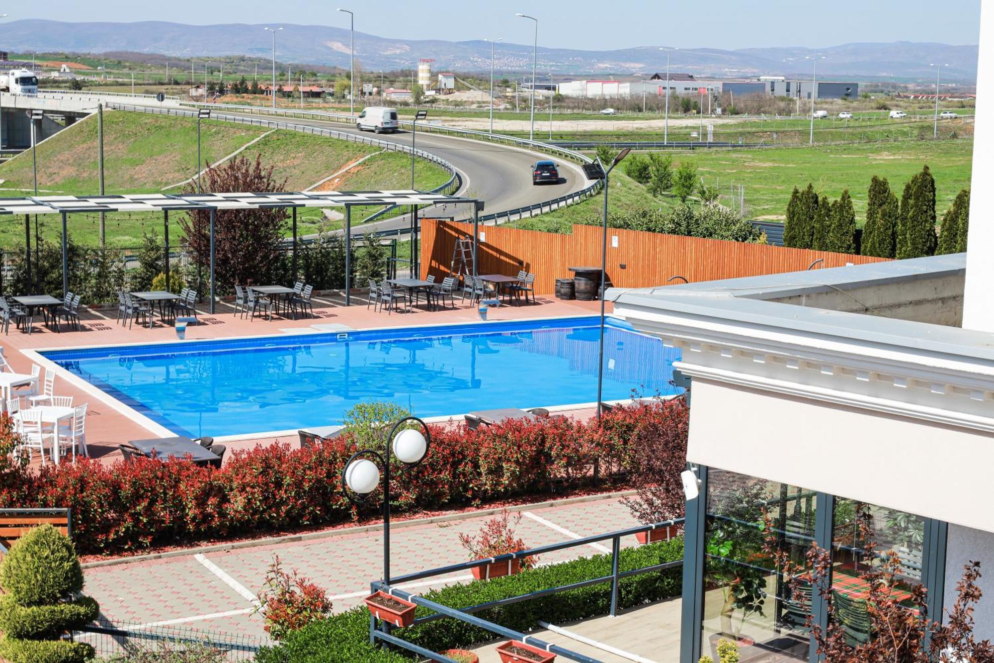 Nafron Hotel Prizren Exteriér fotografie